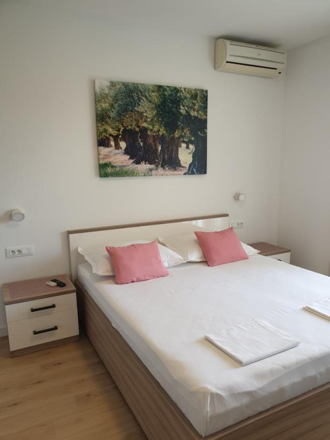 Guesthouse Dominovic Brela Exterior foto