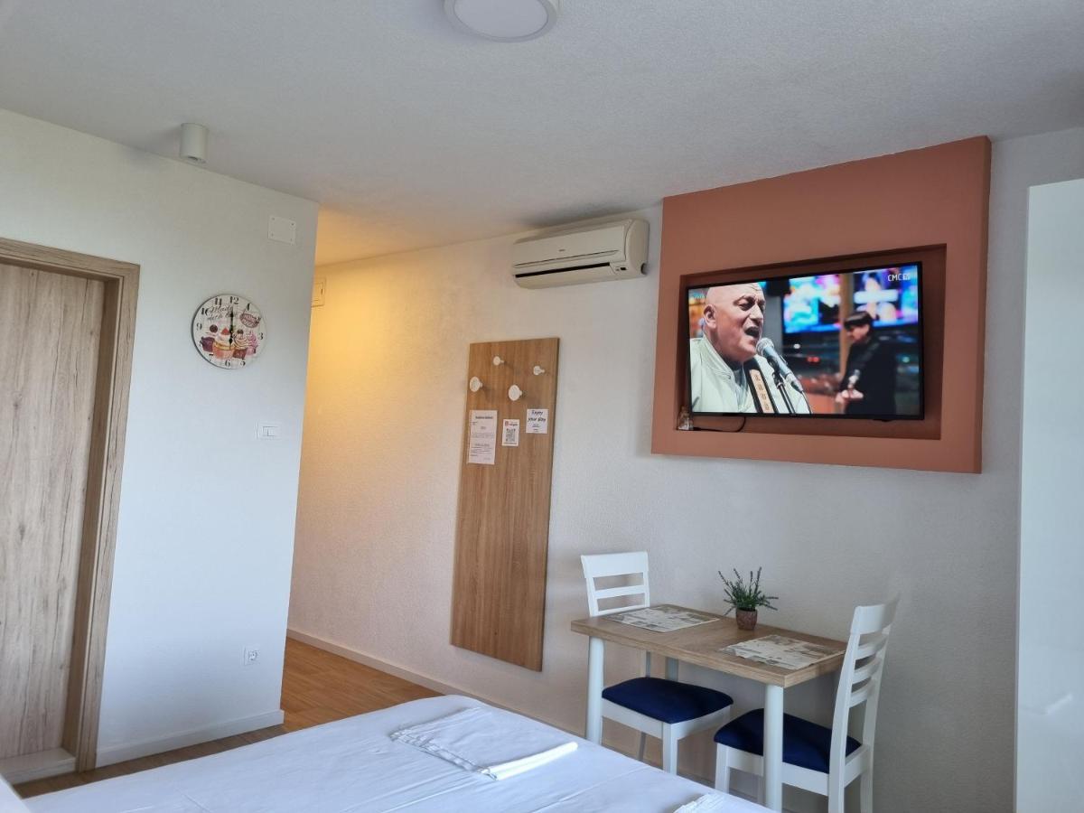 Guesthouse Dominovic Brela Exterior foto