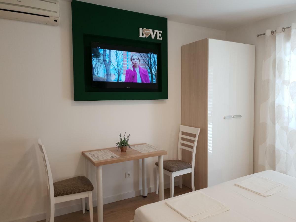 Guesthouse Dominovic Brela Exterior foto
